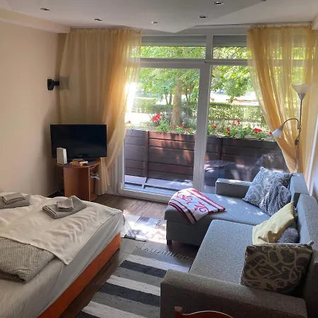 Dora Apartman * 巴拉顿菲赖德
